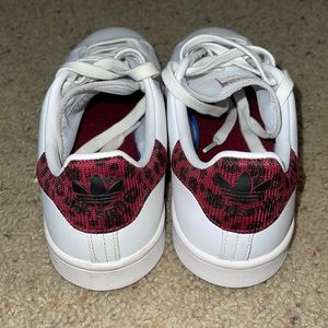 adidas Originals leopard print Stan Smith sneakers in white and maroon size 7